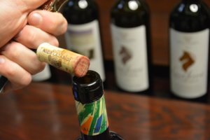 How to open a wine bottle - step 5